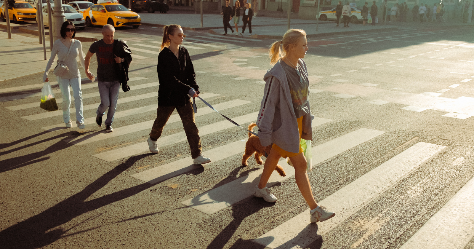 Research suggests the 'I think better on a walk' cliché is real — and you don't need to be outside for it to work