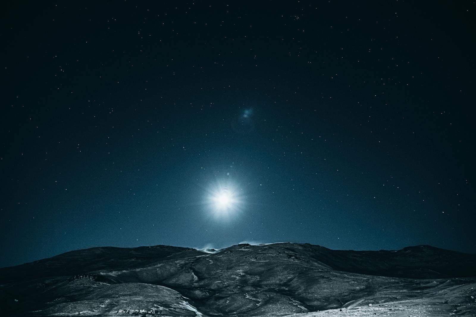 Eta Aquarid Meteor Shower Peaks This Week, but Moonlight Will Mute the Show
