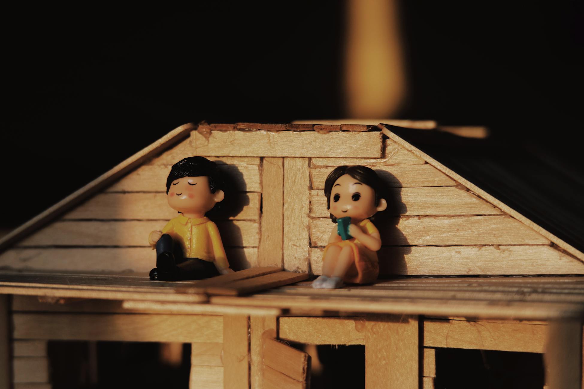 Frances Glessner Lee, a wealthy heiress in the 1940s, built 20 dollhouse-sized crime scenes with hand-stitched curtains and working light bulbs to train homicide detectives, and 18 of her tiny dioramas are still used in forensic training in Baltimore today