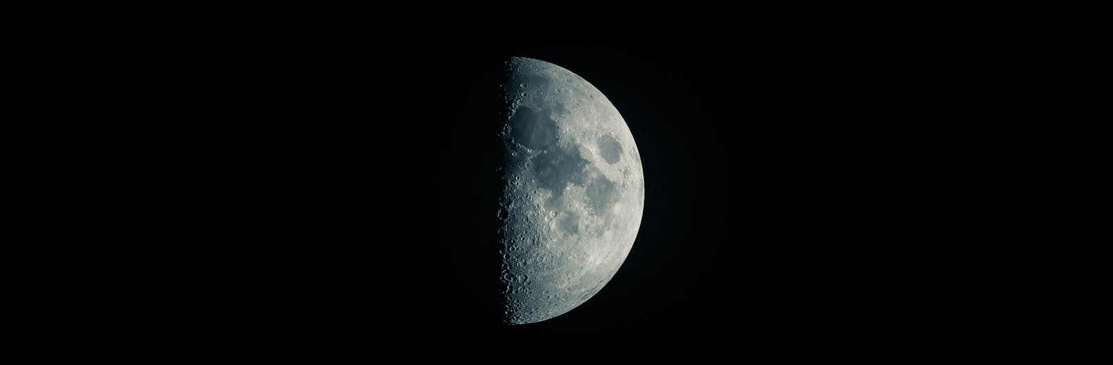 lunar orbiter spacecraft