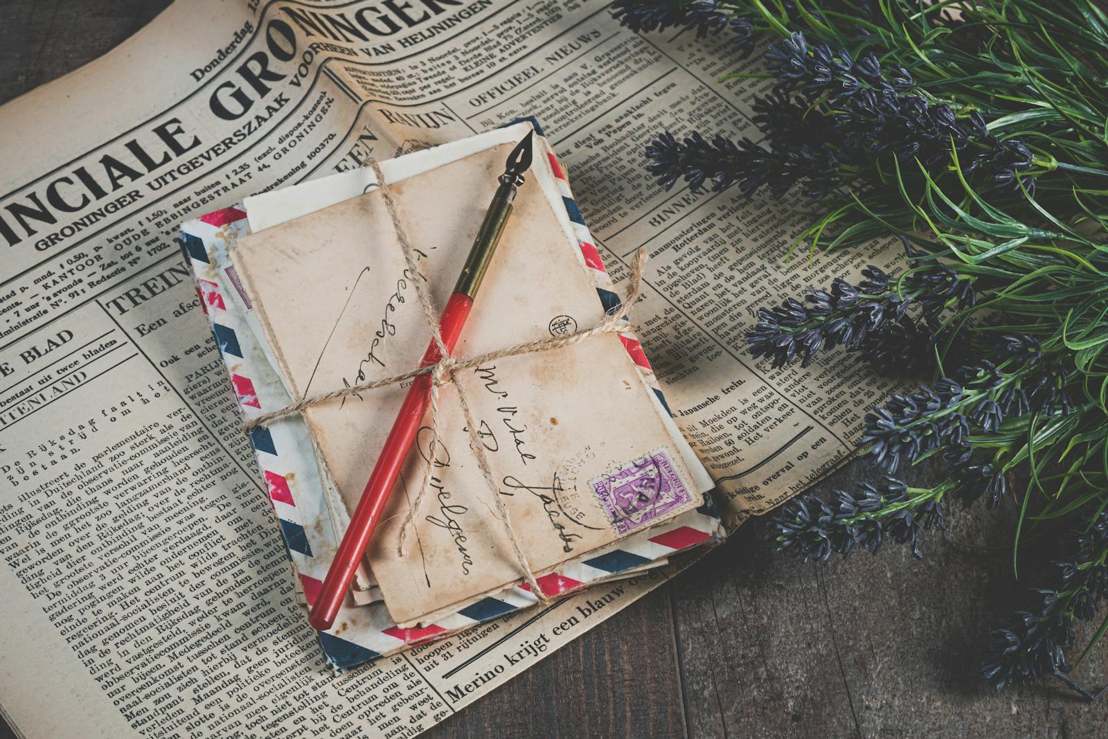 People who keep their childhood bedroom exactly as it was, who can't throw out their parents' handwriting, and who hold onto kitchen tools nobody uses aren't always cluttered, they may be keeping access to people they can no longer call