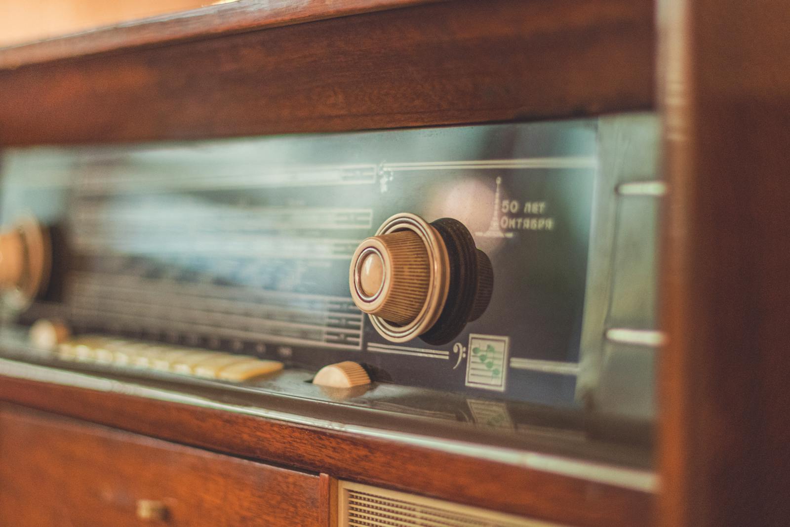 shortwave radio receiver from the 1950s