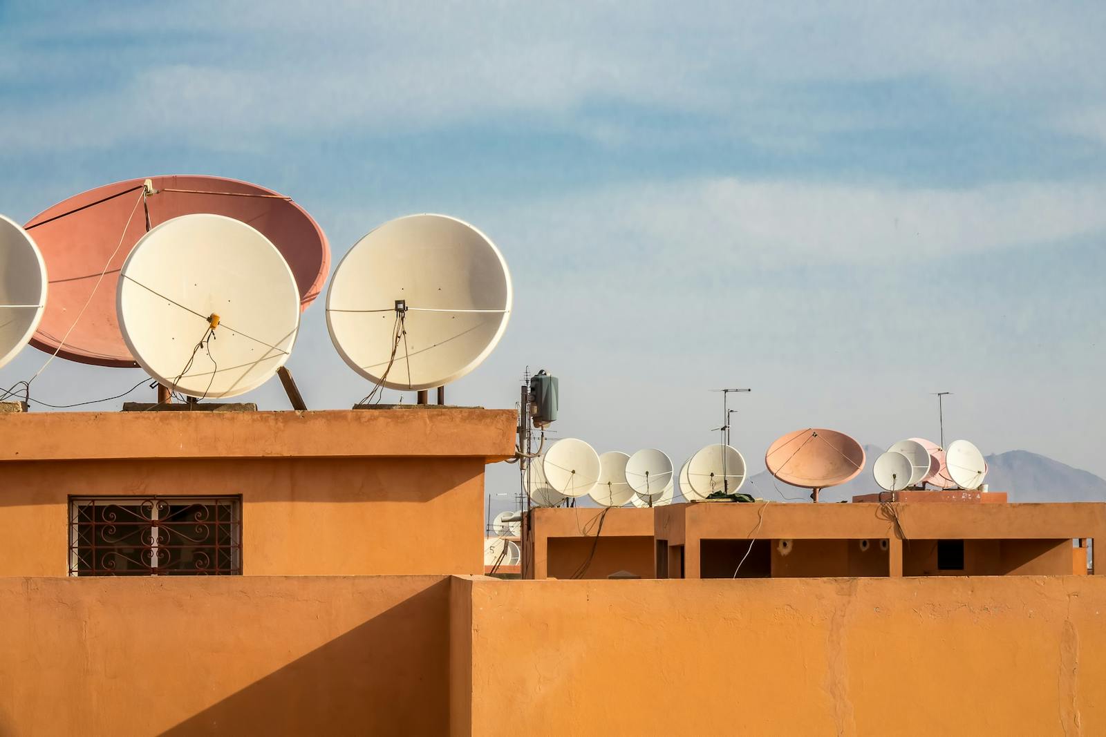 The FCC just gave Lynk and Anterix a small 900 MHz test from orbit, and it could redraw how utility networks reach remote America