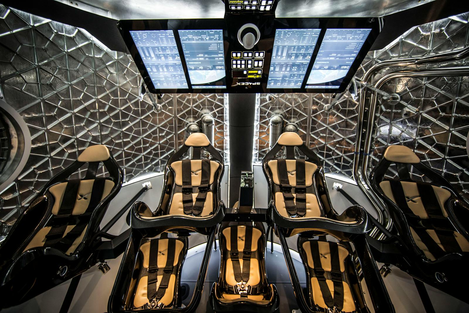 Varda reentry capsule