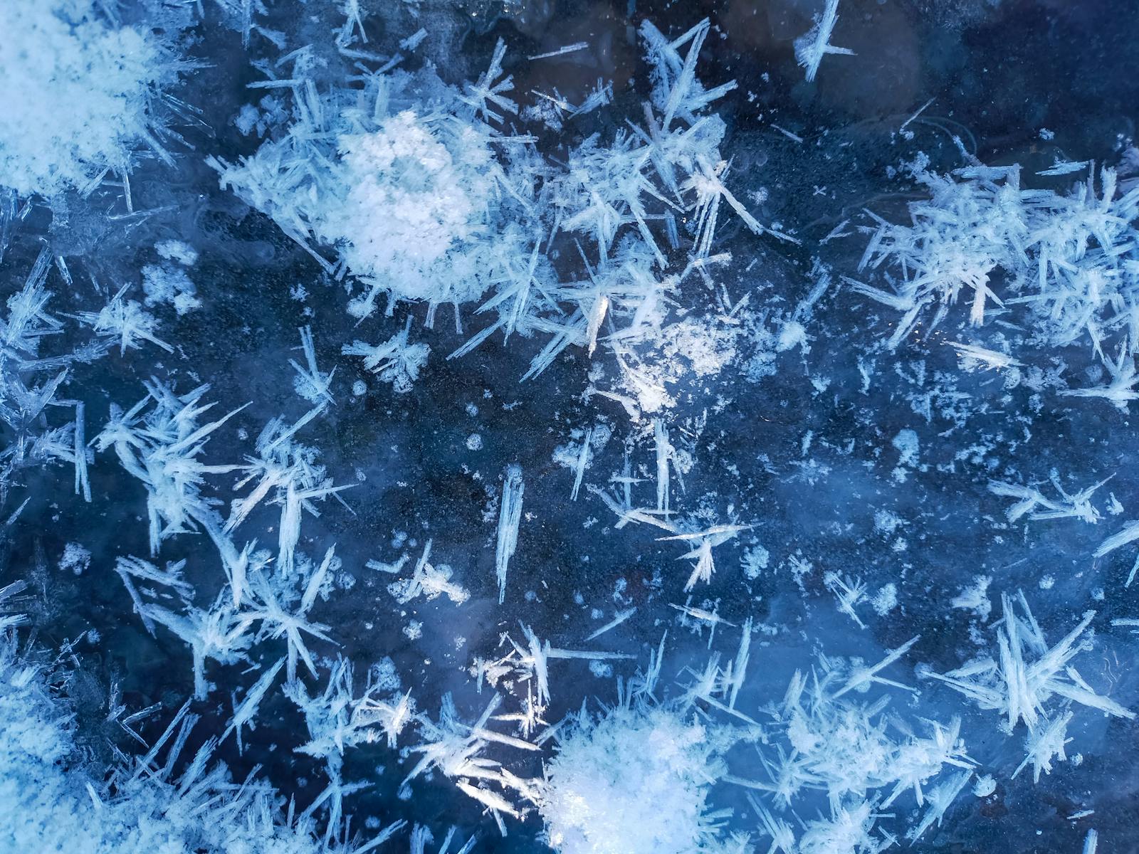 water ice cosmic dust