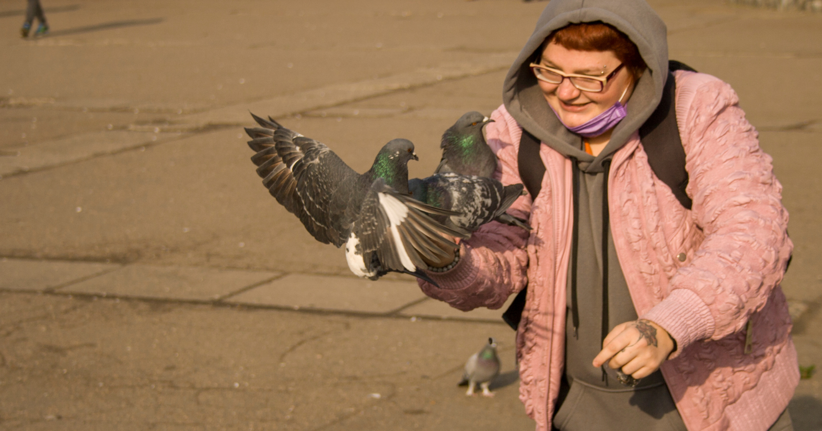Urban birds in a new study let men get about a metre closer than women before flying away, and the mystery is not the distance itself but what the birds are seeing in people that people do not see in themselves