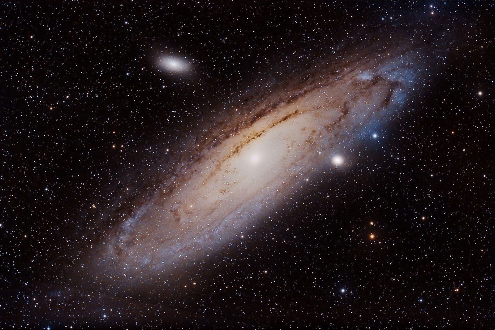 W2246f sits 1.2 billion light years away with an old, quiet central kiloparsec and a still-star-forming disk, but MUSE found no recent collision or active nucleus to explain the galaxy’s split personality