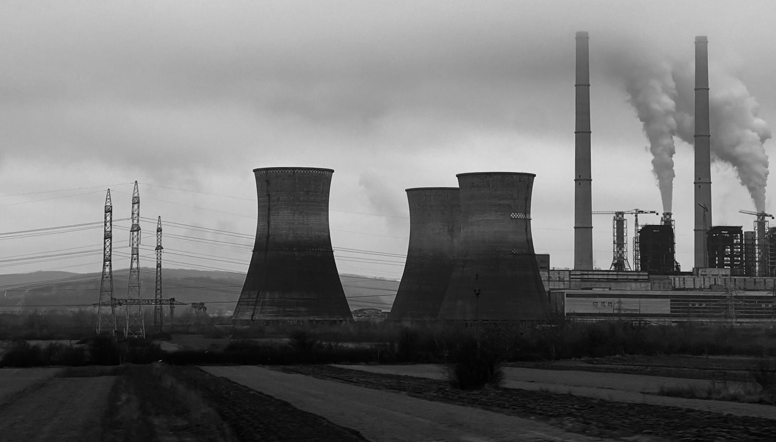 coal power plant smokestacks