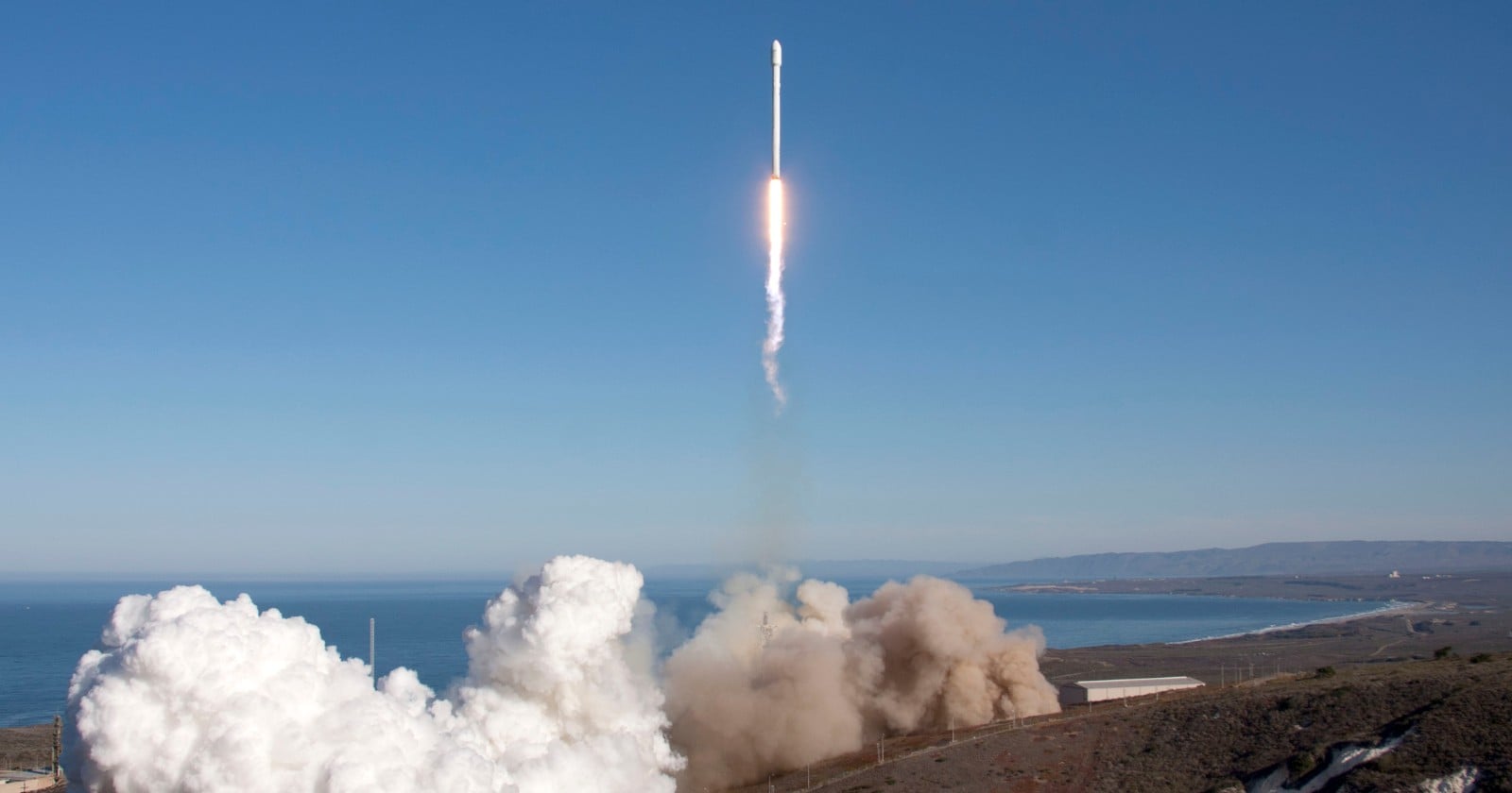 SpaceX is set to fly its first Starfall capsule Tuesday, a reentry vehicle built to bring up to 1,000 kilograms of cargo back from orbit