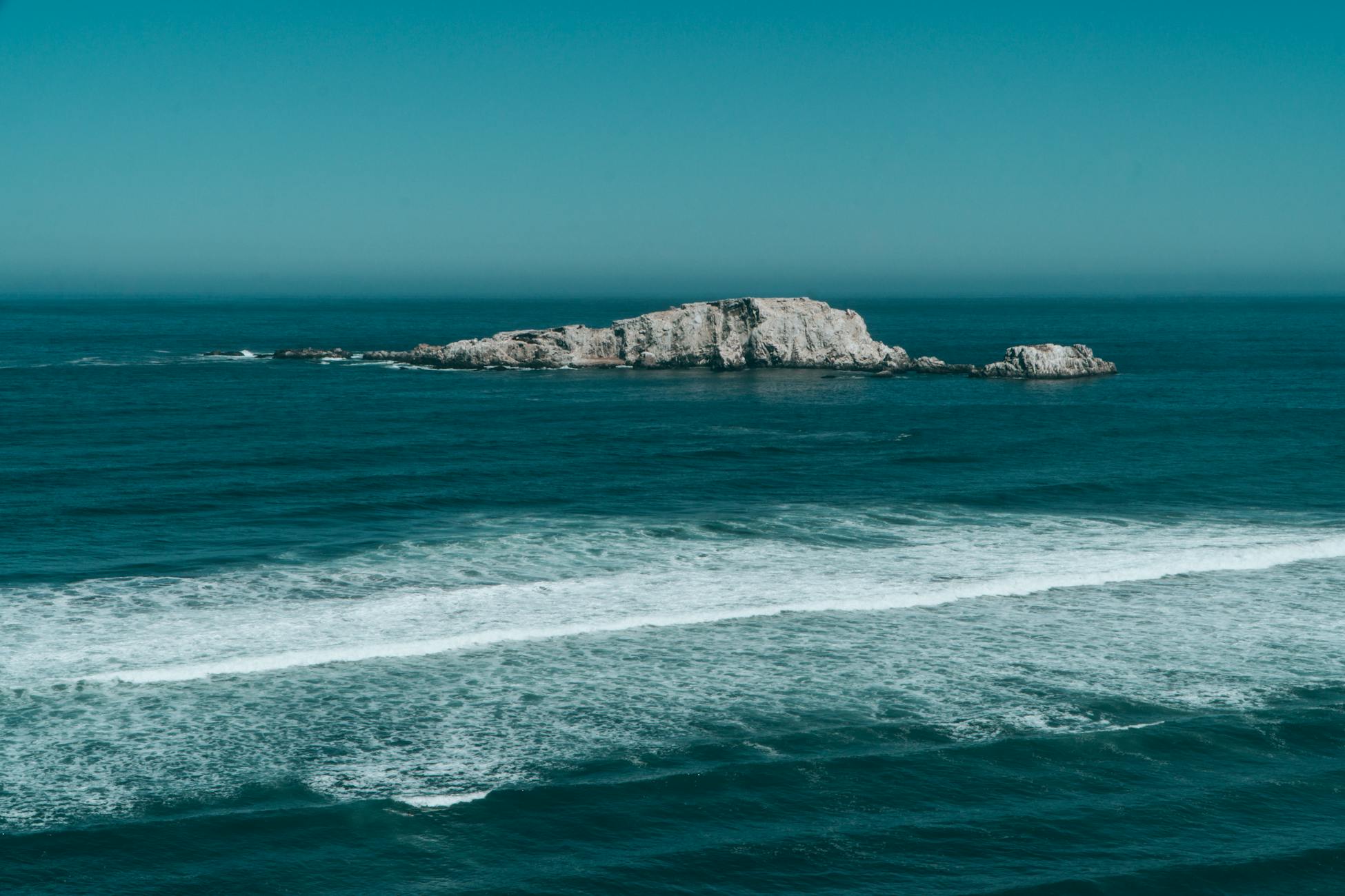 The Pacific Ocean is so vast that every continent, every island, and every desert on Earth could fit inside it with room to spare, which is why calling our planet blue is almost an understatement