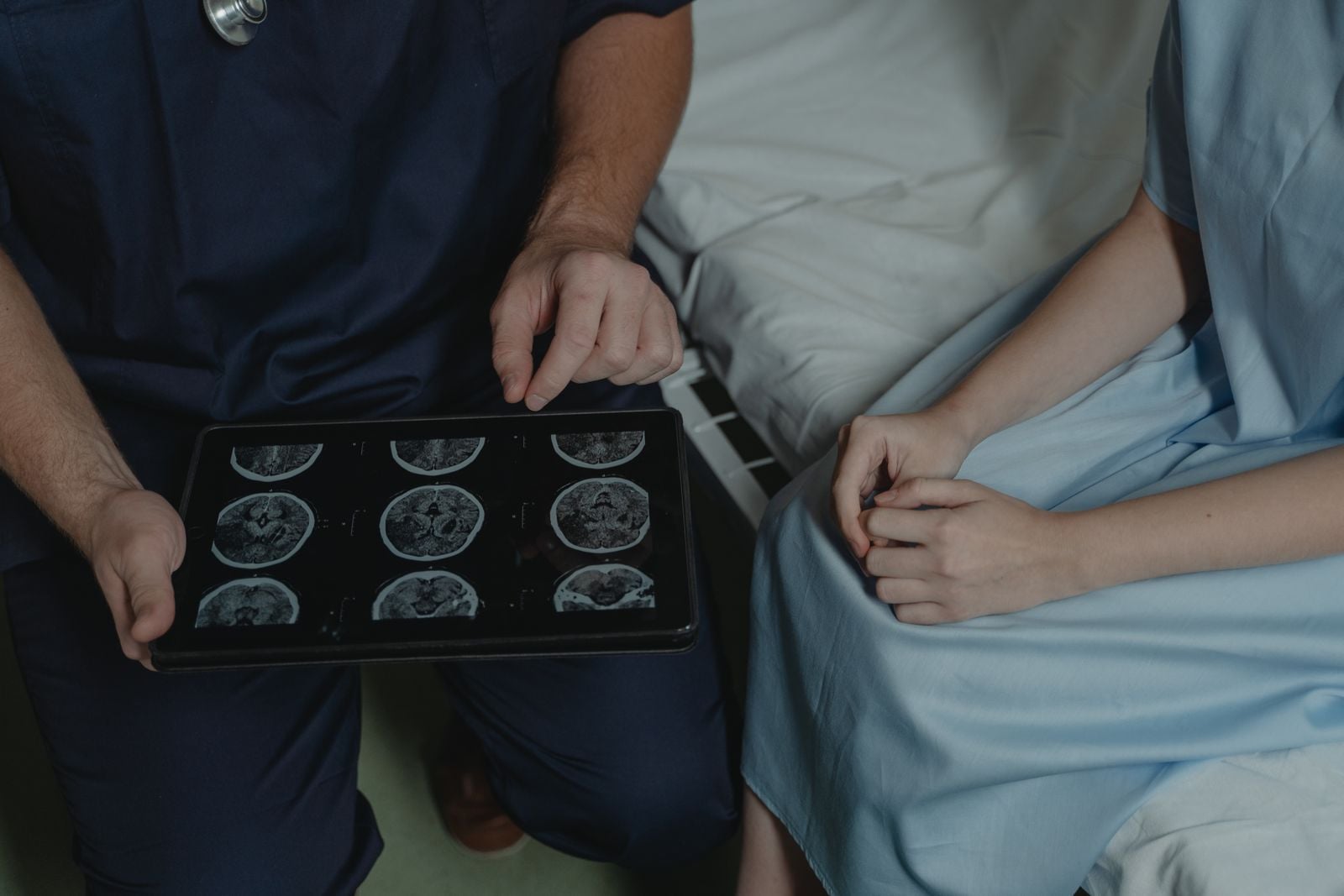 The default mode network burns 20% of the brain's energy doing nothing in particular — and Marcus Raichle only found it in 2001 because PET scanners kept showing the same regions lighting up between tasks