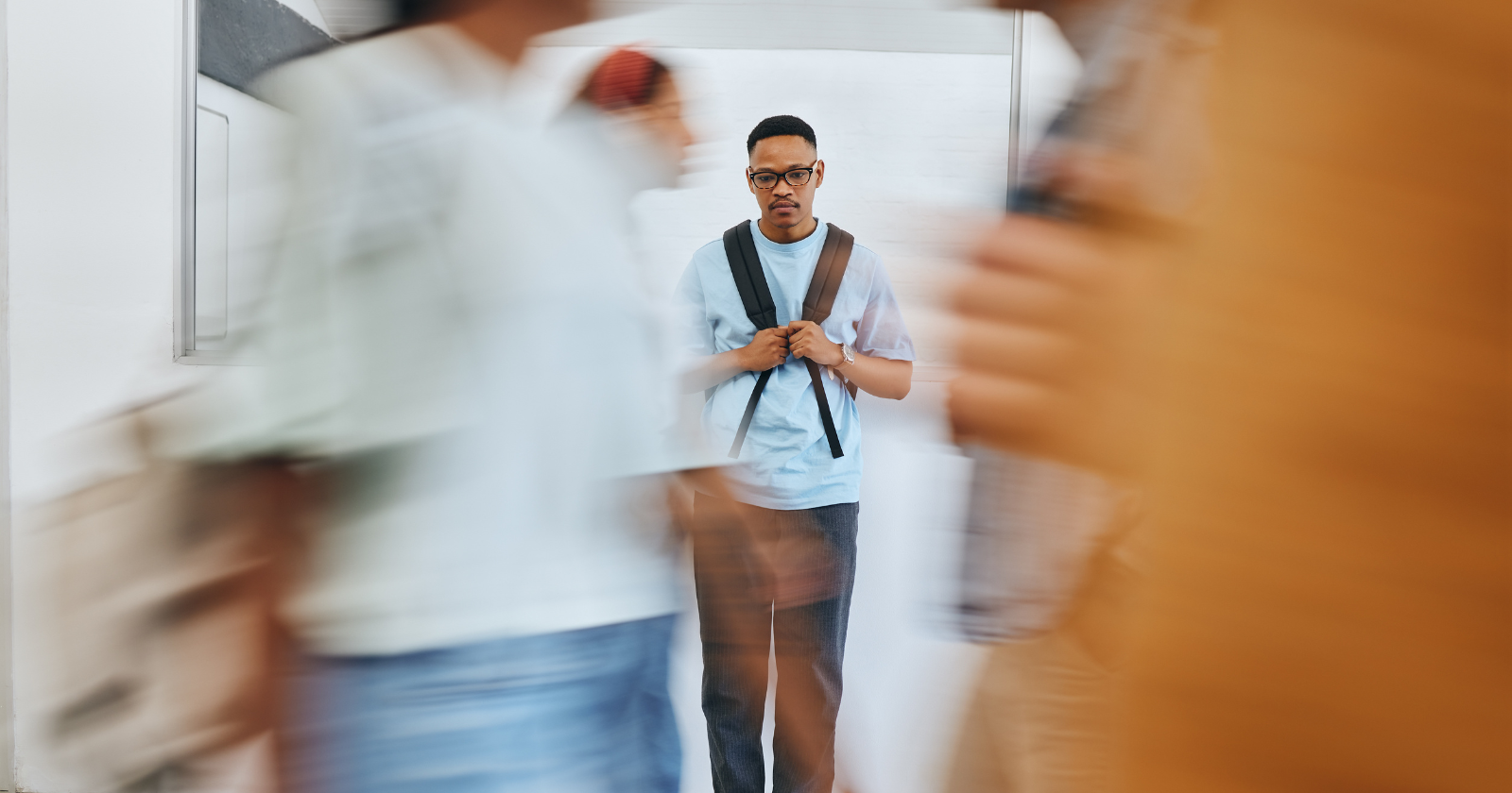 You can have a loving family, a close partner, and a dense network of friends, and still be measurably, scientifically lonely. The phenomenon is called emotional loneliness, and it was first described in 1973 by the American sociologist Robert Weiss, who showed that the absence of close attachment relationships cannot be compensated for by the presence of social ones