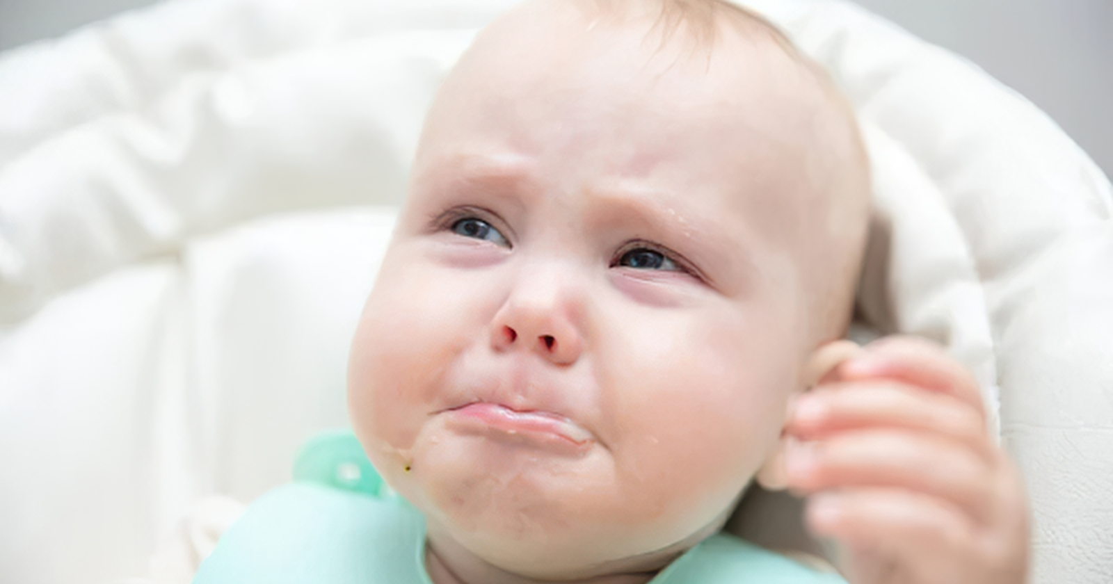 When researchers had a parent hold a blank, still face toward their baby, most infants unravelled within minutes — reaching, fussing, then giving up and turning away — and the protest ran hotter when the still face belonged to the mother than to a stranger