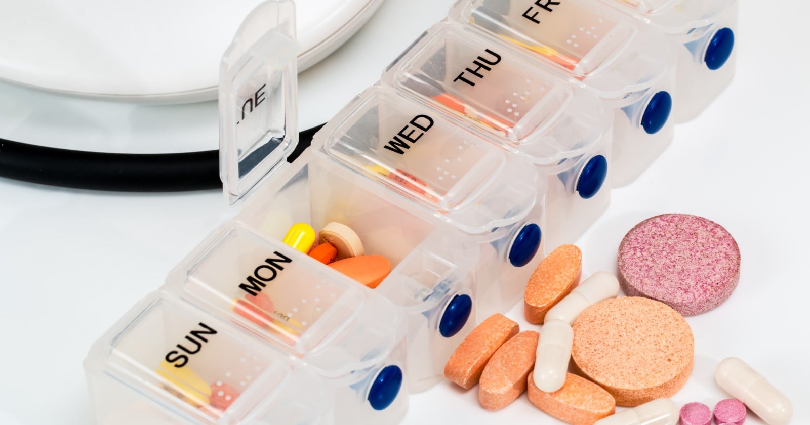We read the placebo trial behind the fake-supplement headlines: of 90 older adults in Milan, those told outright that their pills were sugar reported less stress than those deceived into thinking the pills were real — and the percentages in the university’s announcement are nowhere in the paper