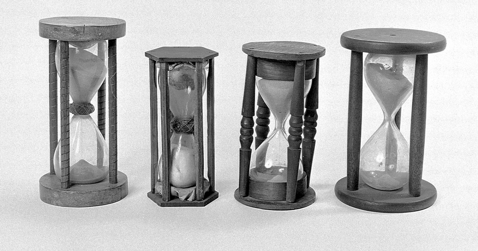 Shown two everyday objects and asked which one they had seen first, 50 adults pointed to the wrong object 78 percent of the time, and the wrong object was always the one they had seen most often