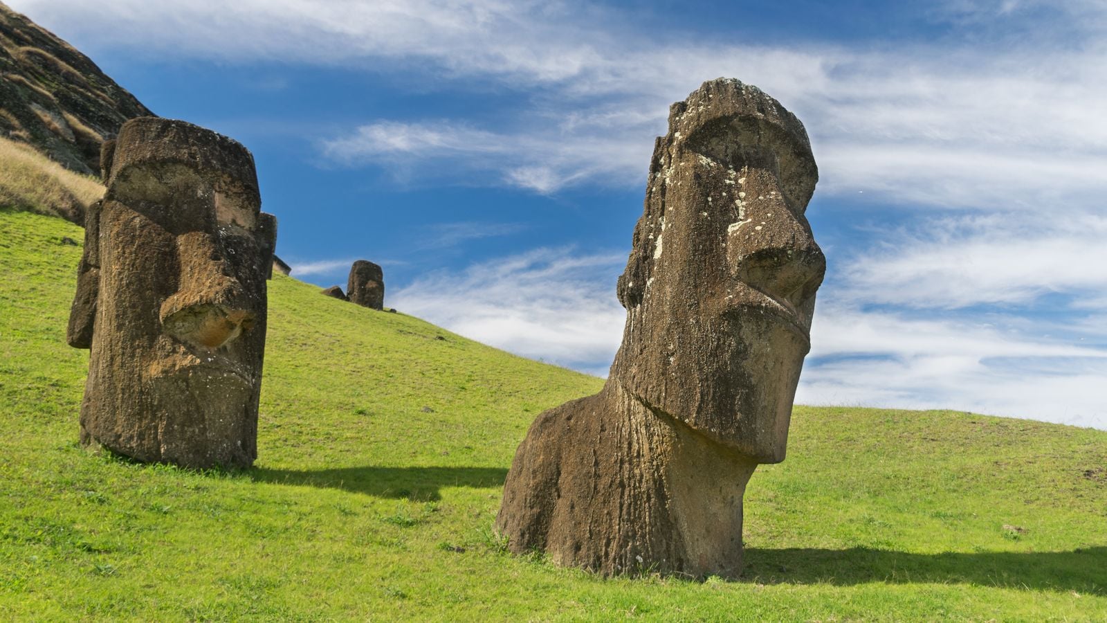 When the Dutch ship Roggeveen anchored off Easter Island on Easter Sunday 1722, its crew counted between 2,000 and 3,000 islanders living beside 900 standing statues nobody could explain