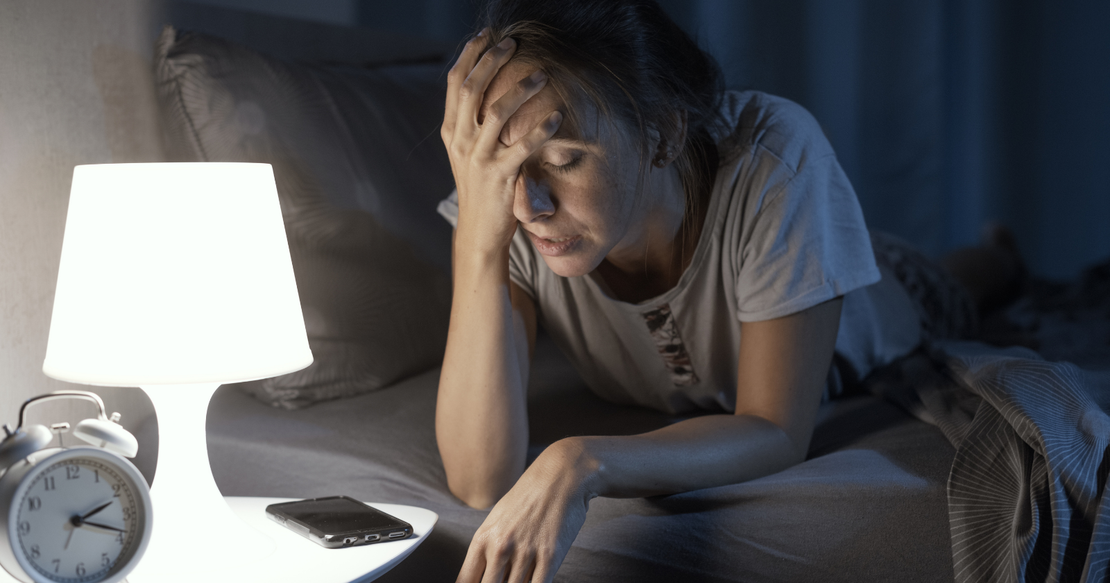 A single sleepless night can raise anxiety levels by as much as 30% the following day, according to neuroscience research — as the brain’s emotional alarm grows louder and one of the regions responsible for keeping it under control becomes less active