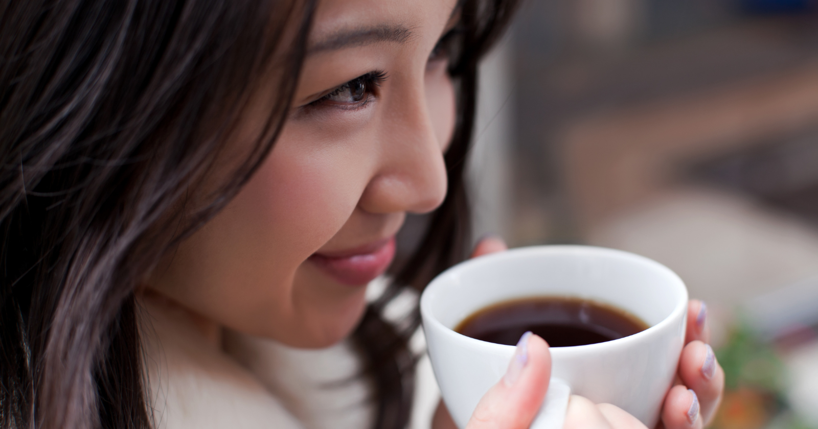 Coffee does not dehydrate you the way everyone says — when 50 habitual drinkers spent three days on four mugs a day and three days on water, their total body water came out the same