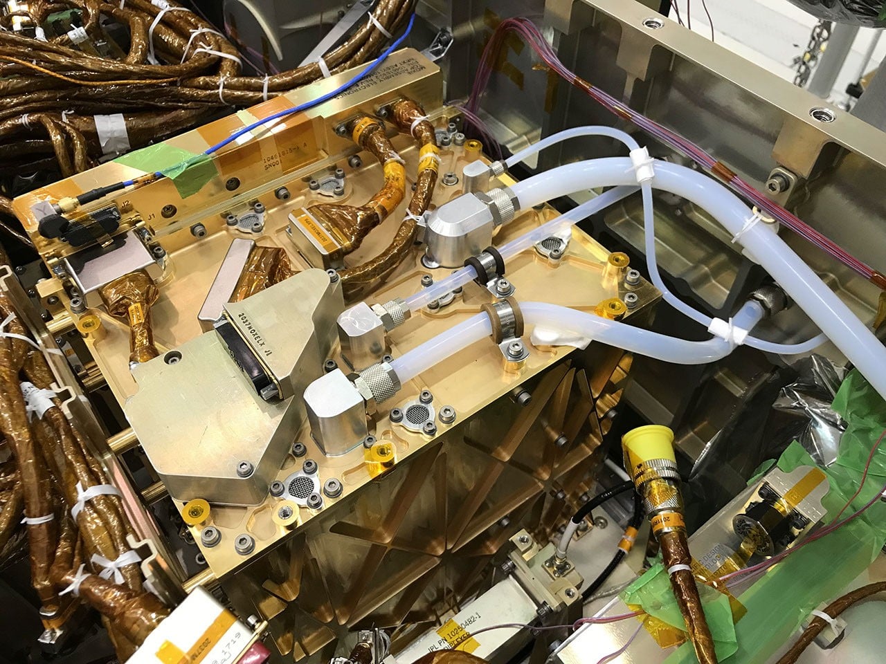 A microwave-oven-sized experiment inside NASA’s Perseverance rover made history in 2021 by extracting oxygen from Mars’s carbon-dioxide atmosphere—the first demonstration of producing a usable resource from the environment of another planet.