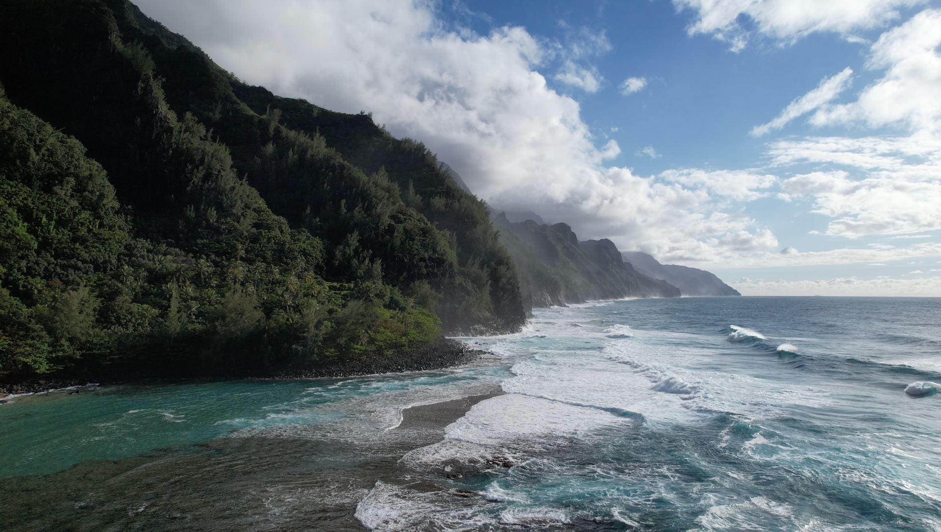 FOX Weather is broadcasting from a flat, calm Kauaʻi as Hurricane Lowell approaches, the still conditions on camera marking the gap between a storm’s arrival on the radar and its arrival on the beach
