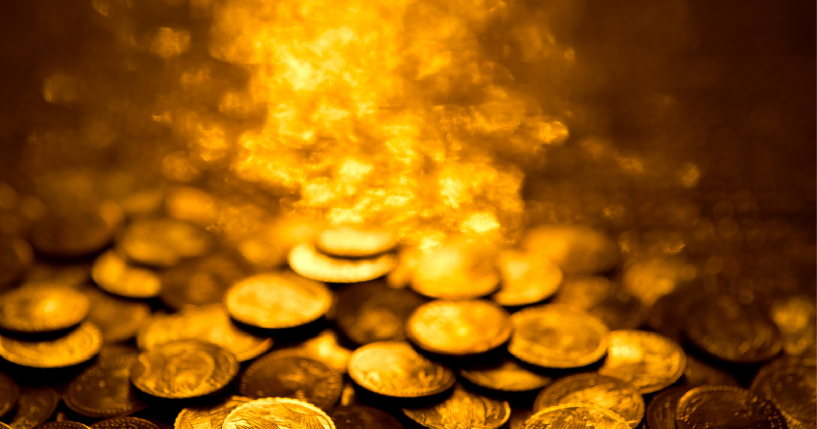 Workers renovating a centuries-old French manor broke into a wall and found 239 gold coins hidden inside — minted under Louis XIII and Louis XIV, the forgotten hoard had been sitting there for generations and eventually sold for more than €1 million