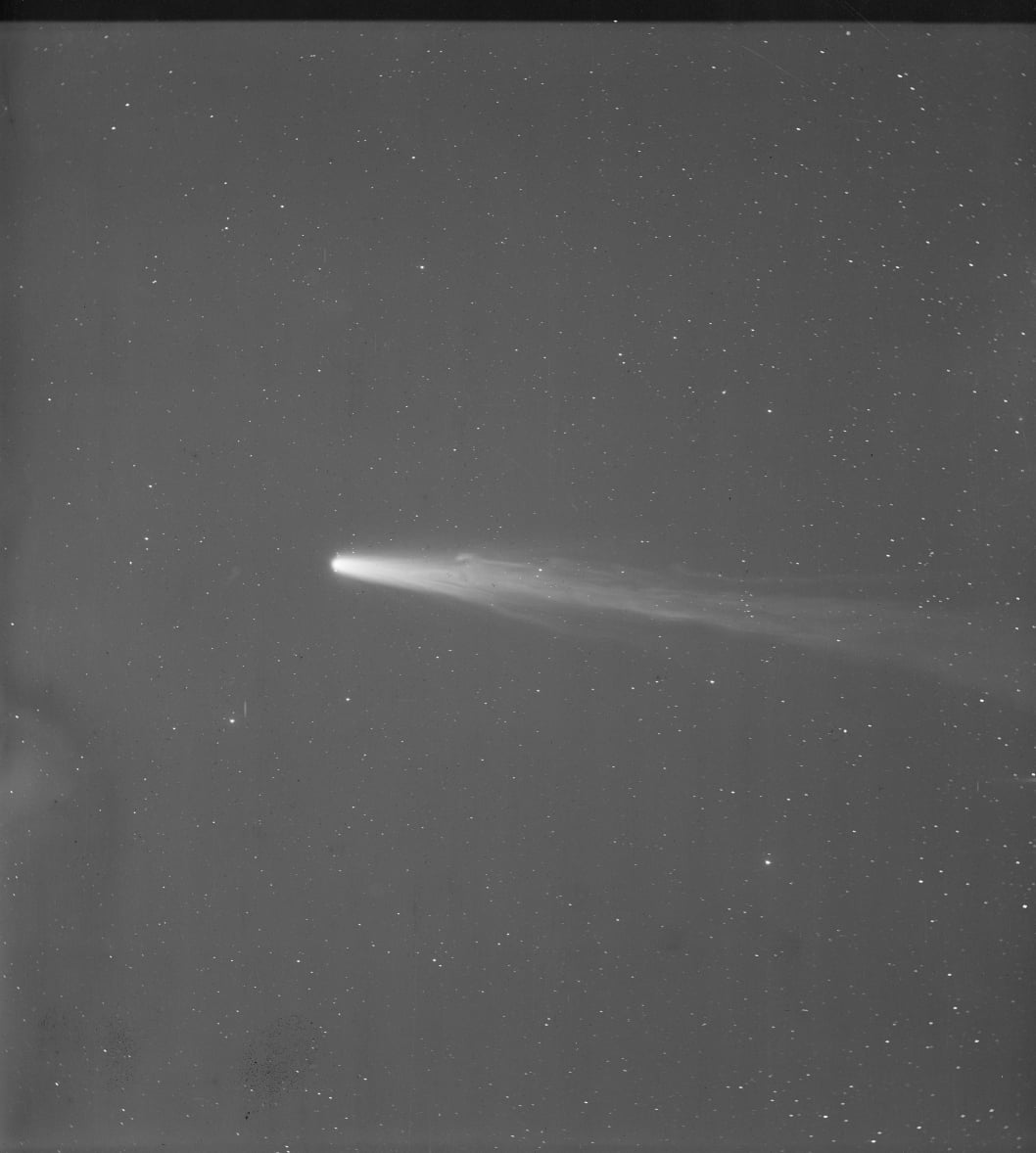 On the night of May 18–19, 1910, Earth passed through the tail of Halley’s Comet, three months after astronomers detected the poisonous gas cyanogen within it. Sensational reports helped entrepreneurs sell anti-comet pills, mouth inhalers and even comet insurance—but the tail was so extraordinarily diffuse that no harmful effect was detected.