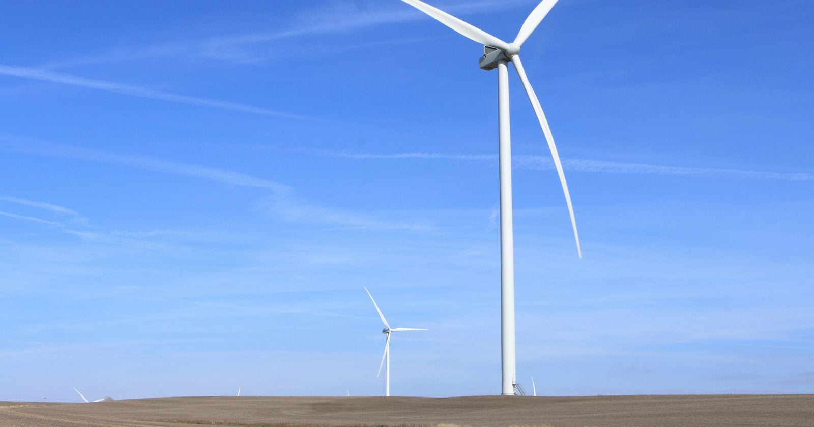 In 2025, researchers ground retired wind turbine blades into powder, stirred it into a gel and set it into an insulation composite. The composite combined low density with much greater compressibility than many of the insulating aerogels and composites it was compared with, squashing to a fifth of its thickness without breaking apart.