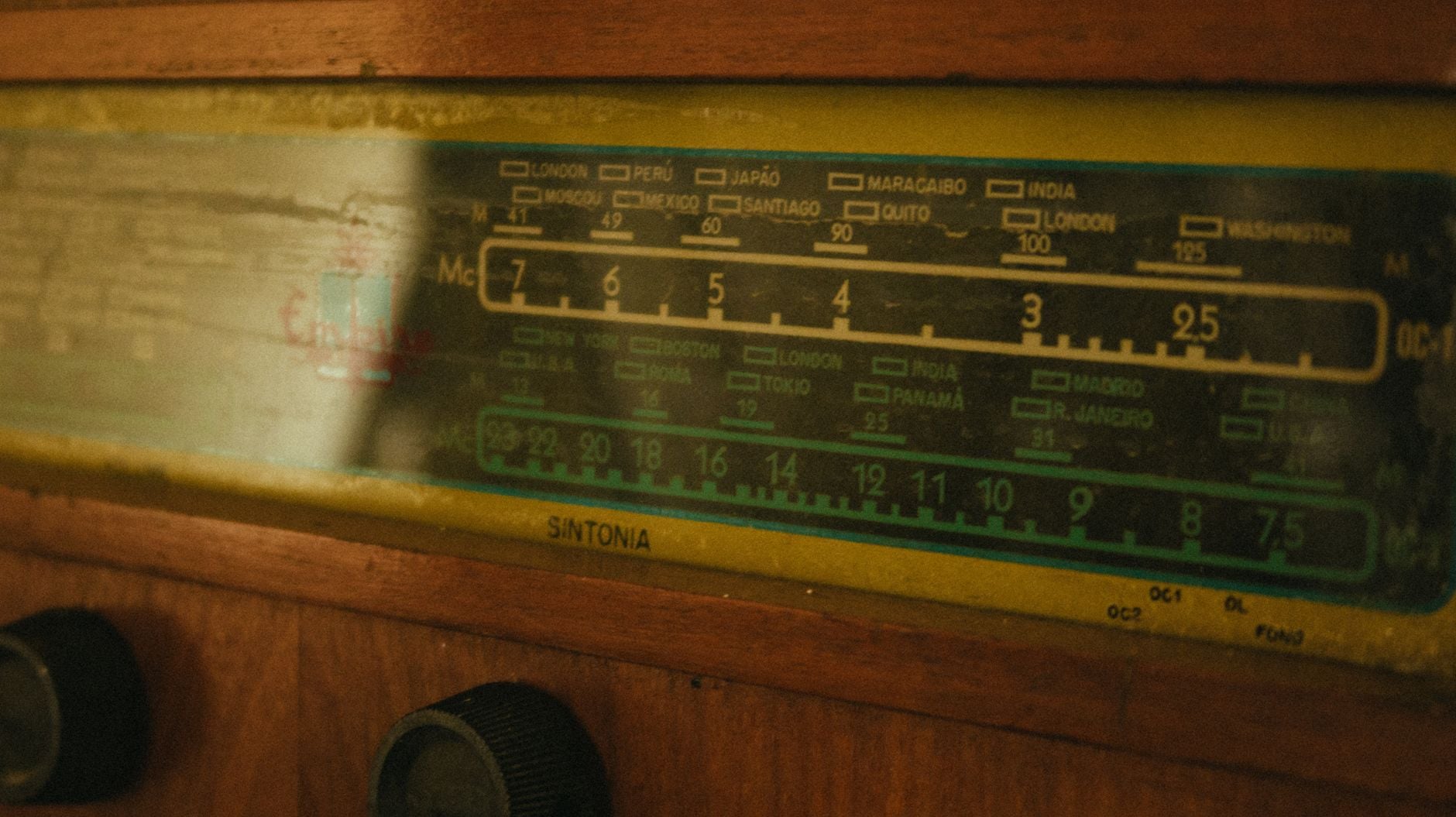 Beginning in 1960, two teachers and their pupils at Kettering Grammar School tracked Soviet spacecraft using a war-surplus radio receiver. In 1966, the unusual orbits of Kosmos 112 and later satellites allowed them to pinpoint a secret launch site at Plesetsk, roughly 800 kilometres north of Moscow—17 years before the Soviet Union officially acknowledged the cosmodrome existed.
