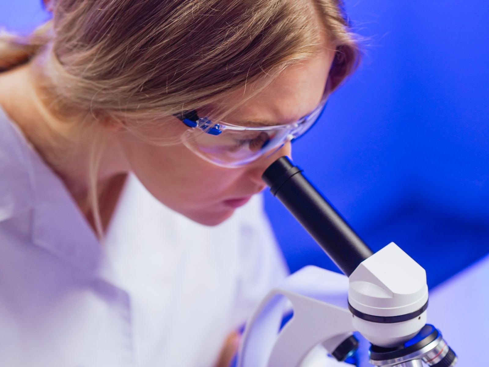 Harvard neuroscientists kept peppercorn-sized clumps of human brain cells alive in a dish for more than five years, tripling the previous 694-day record set in 2021 and long enough that the organoids began mimicking developmental stages seen in living people