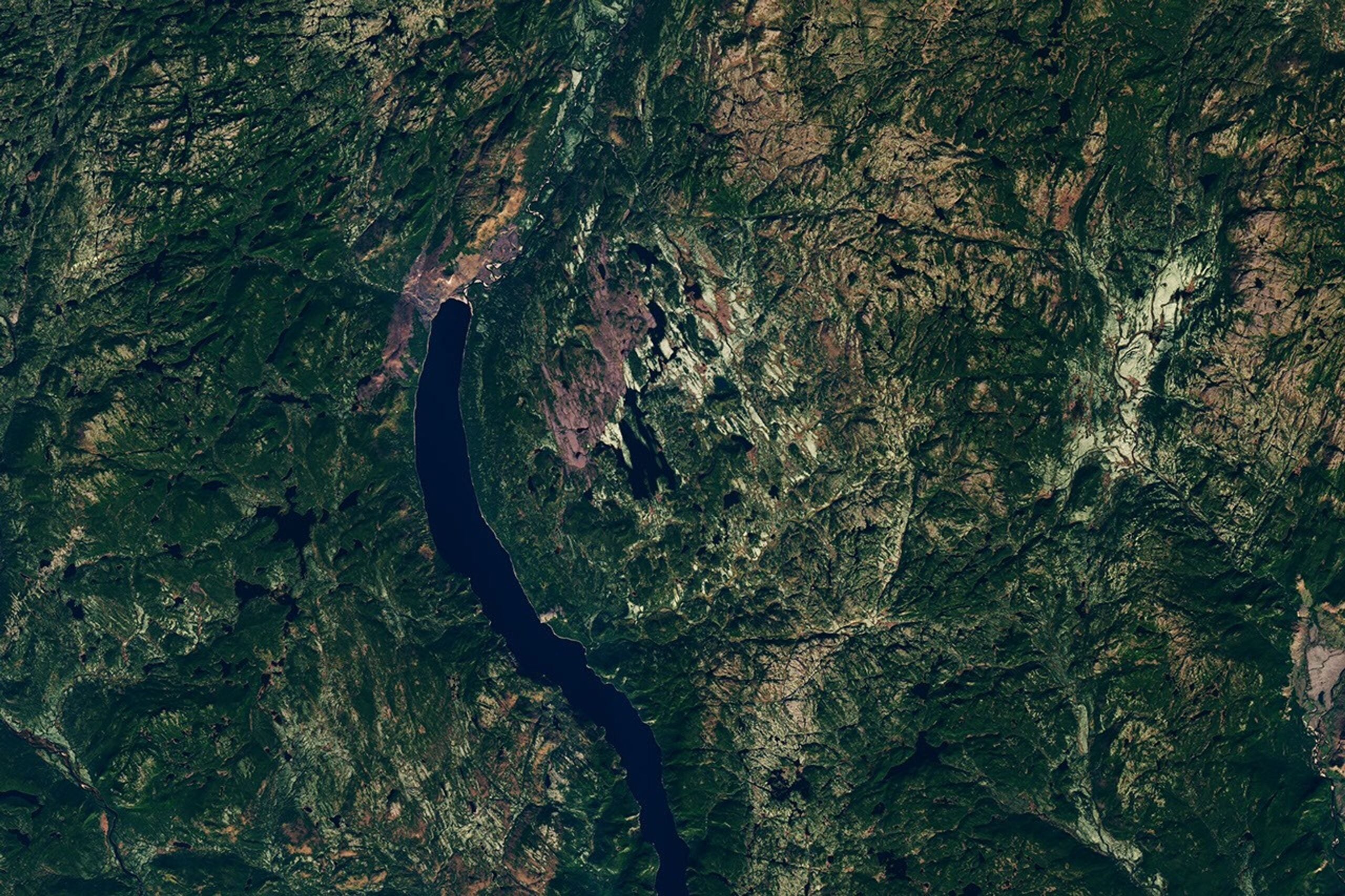 Landsat 8 image showing the subtle circular Uhackatik impact structure around Lake Marsal in Quebec